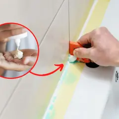 Jak usunąć stary silikon? W małym kółku widać, jak wyciska się środek do usuwania silikonu. Główny obraz pokazuje aplikację preparatu i jego usuwanie specjalnym narzędziem.