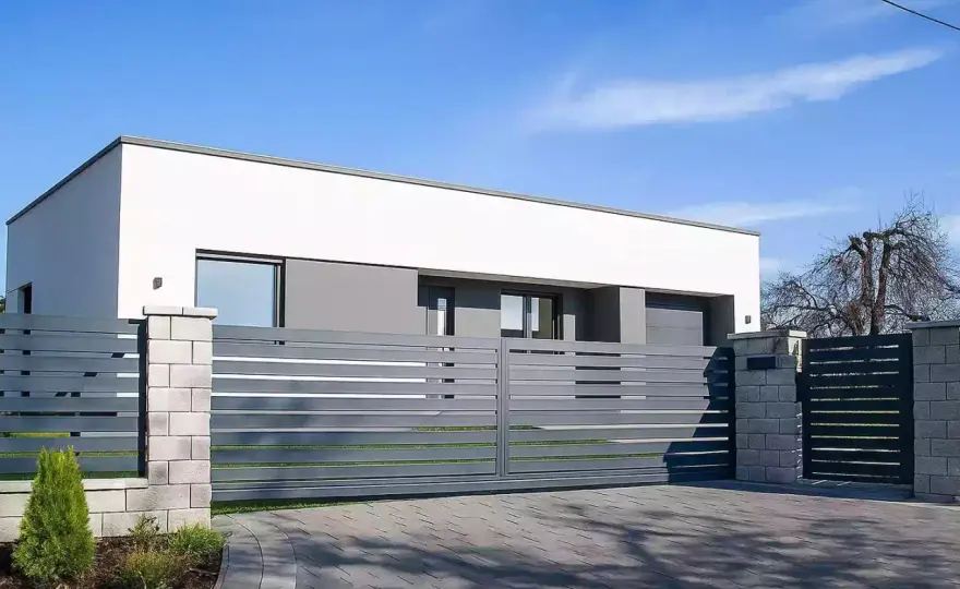 Montaż bramy wjazdowej - jak dobrać typ i uniknąć błędów