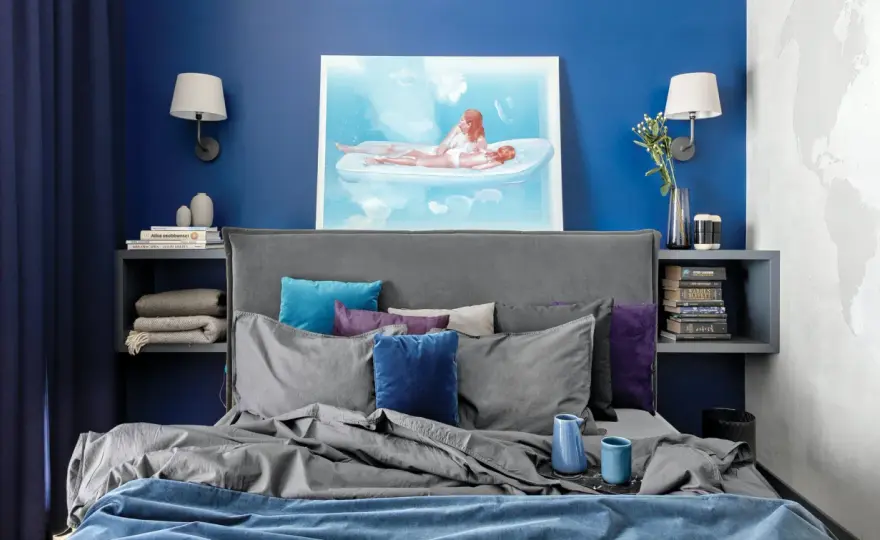7 kreatywnych pomysłów co zamiast szafki nocnej w sypialni - inspiracje